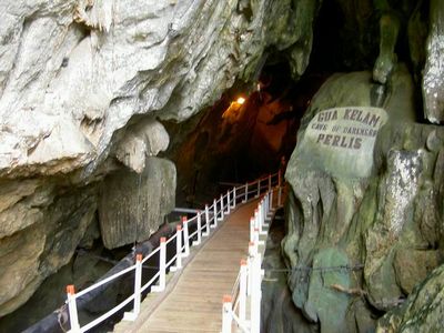 gua kelam entrance